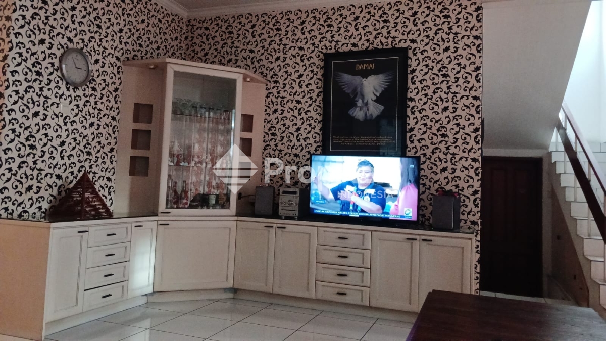 Jual Rumah Hook 2 Lantai di Kawasan Tulip Permai Estate — foto 9